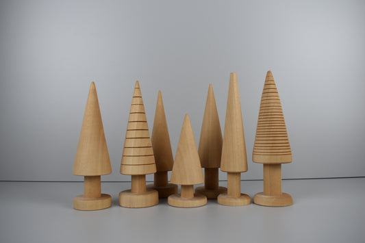 Gedrechselter Weihnachtsbaum aus Holz